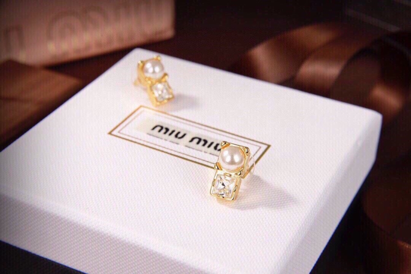 MIU MIU